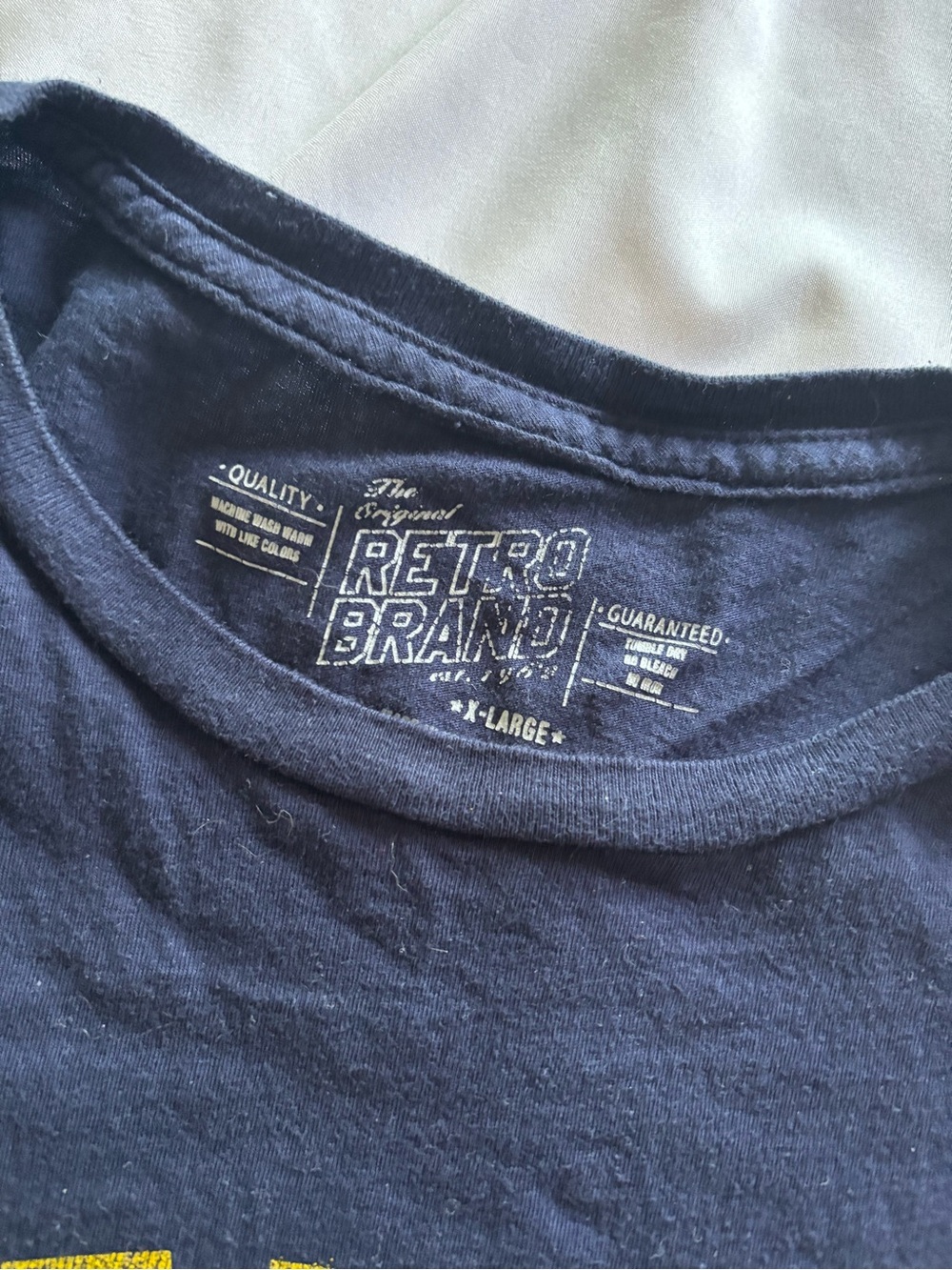 Vintage University of WA "National Champions" Graphic Tee with Yellow Print - Picture 4 of 8